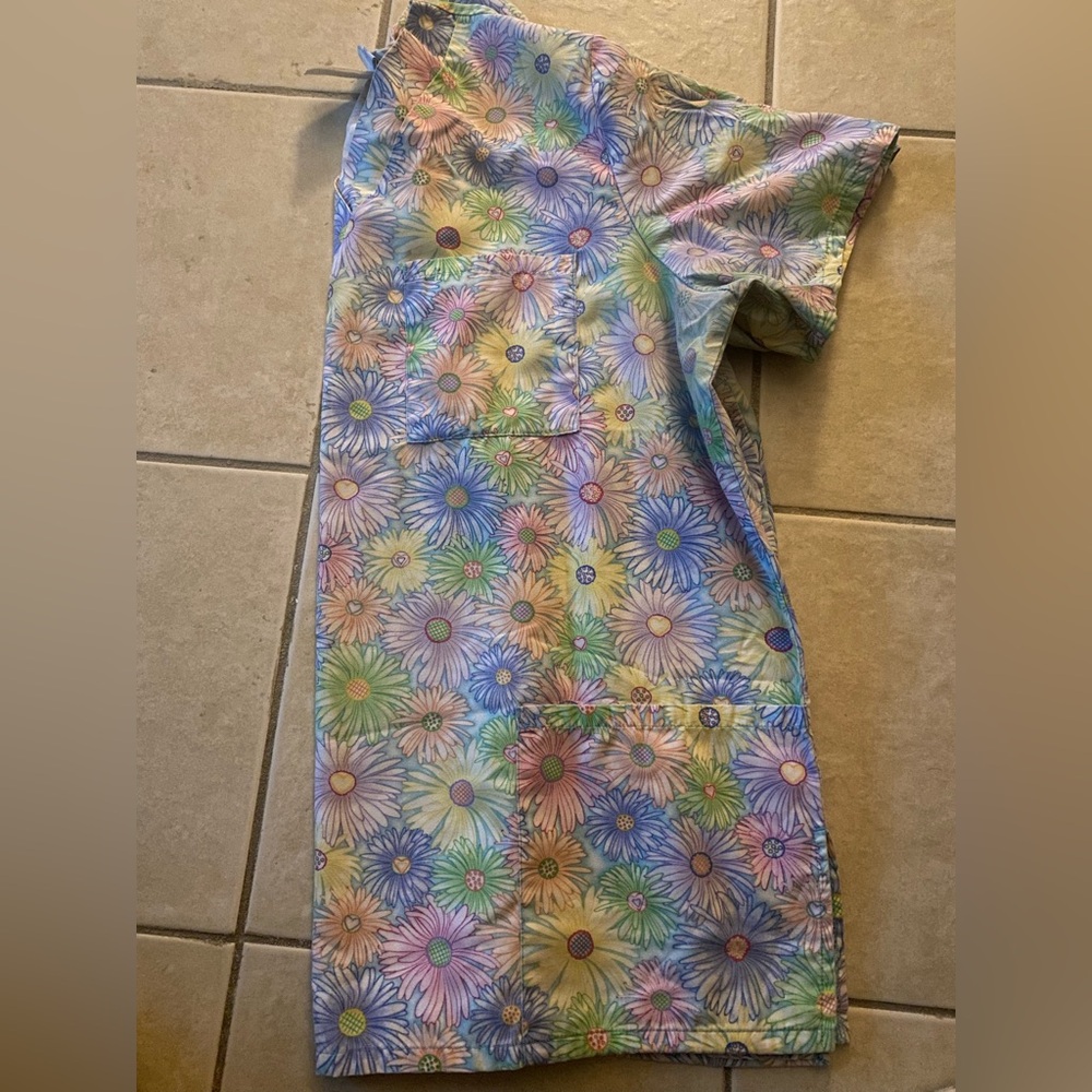 Smart Scrubs Vibrant Floral Top